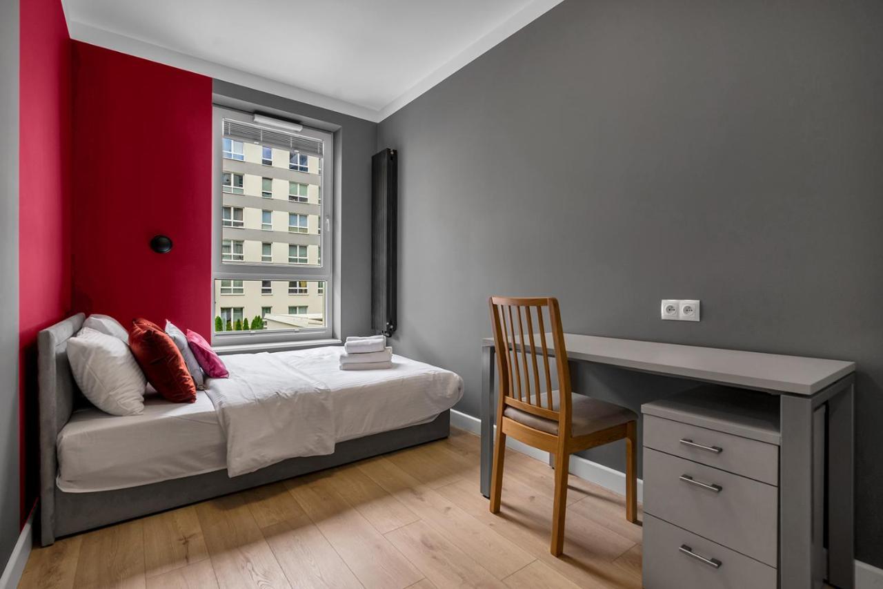 Lotnisko Chopina Modern Apartment Varsó Kültér fotó