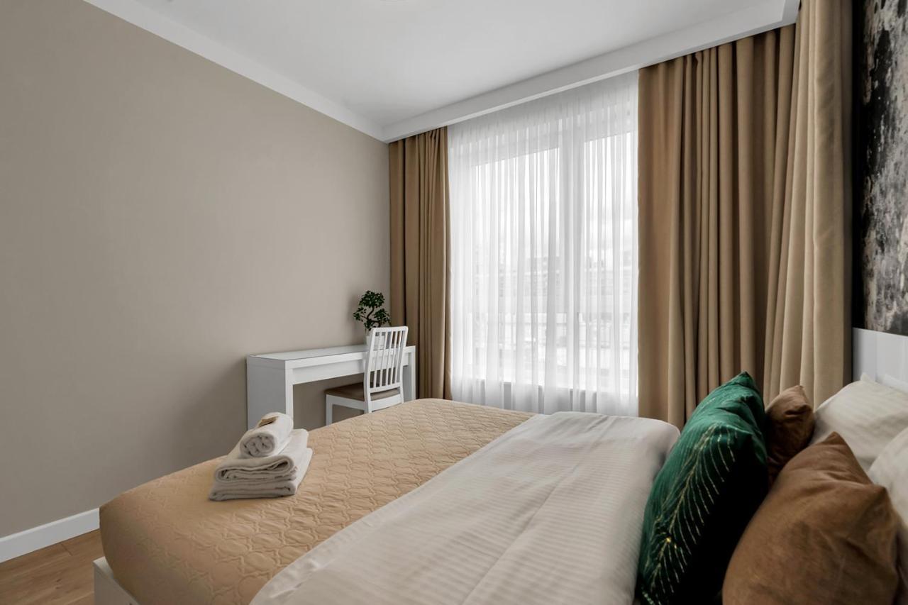 Lotnisko Chopina Modern Apartment Varsó Kültér fotó