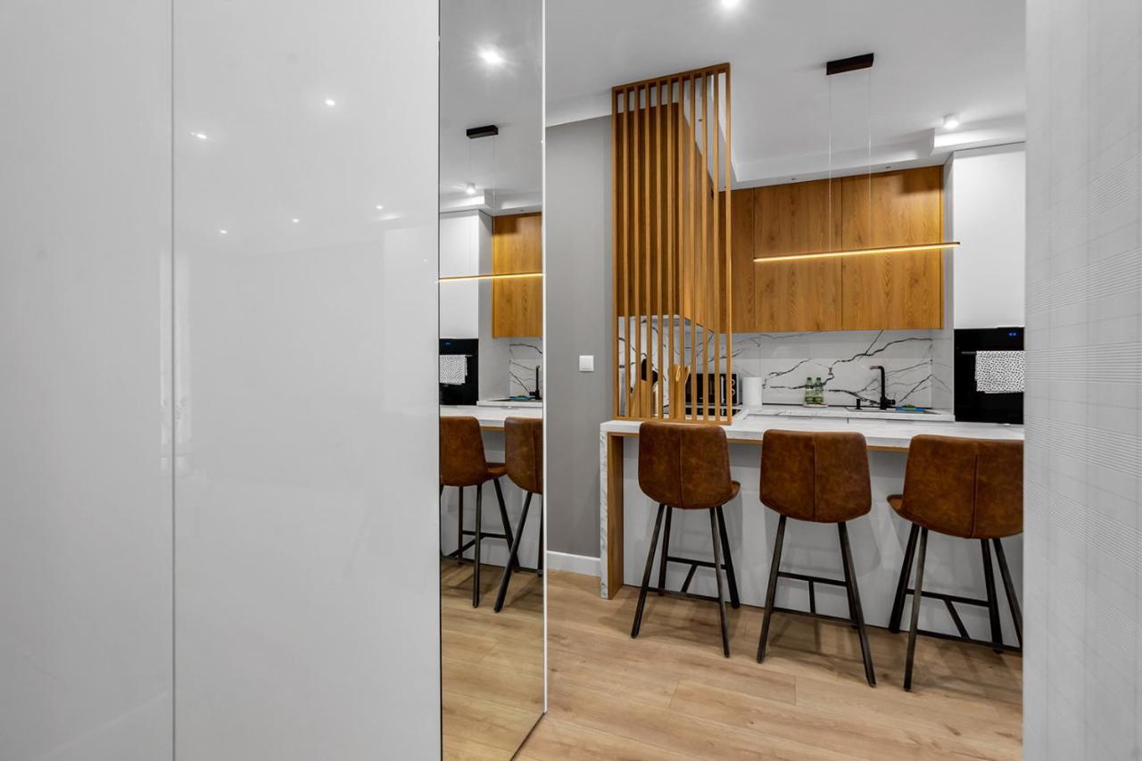 Lotnisko Chopina Modern Apartment Varsó Kültér fotó